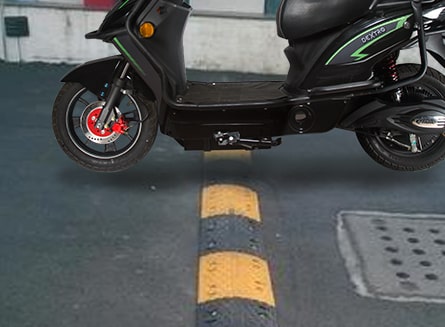 nexzu e-scooter dextro model showing ground clearance